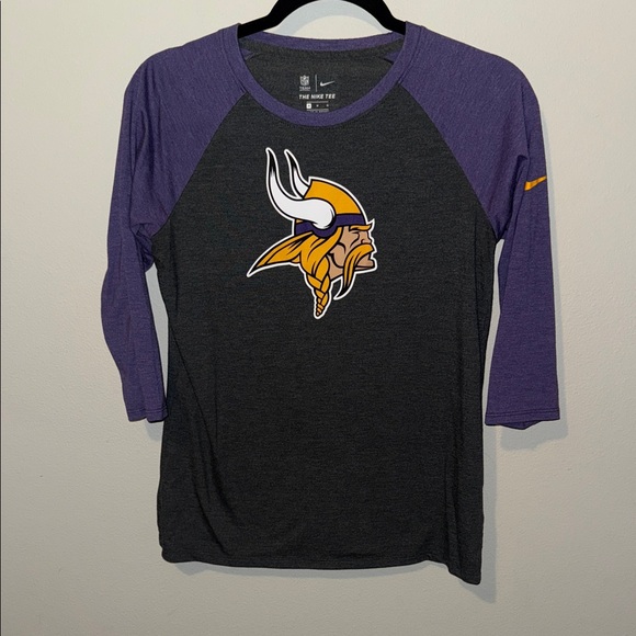 Nike Women Medium Minnesota Vikings NFL Football Purple Logo 3/4 Sleeve Athletic - Picture 1 of 6